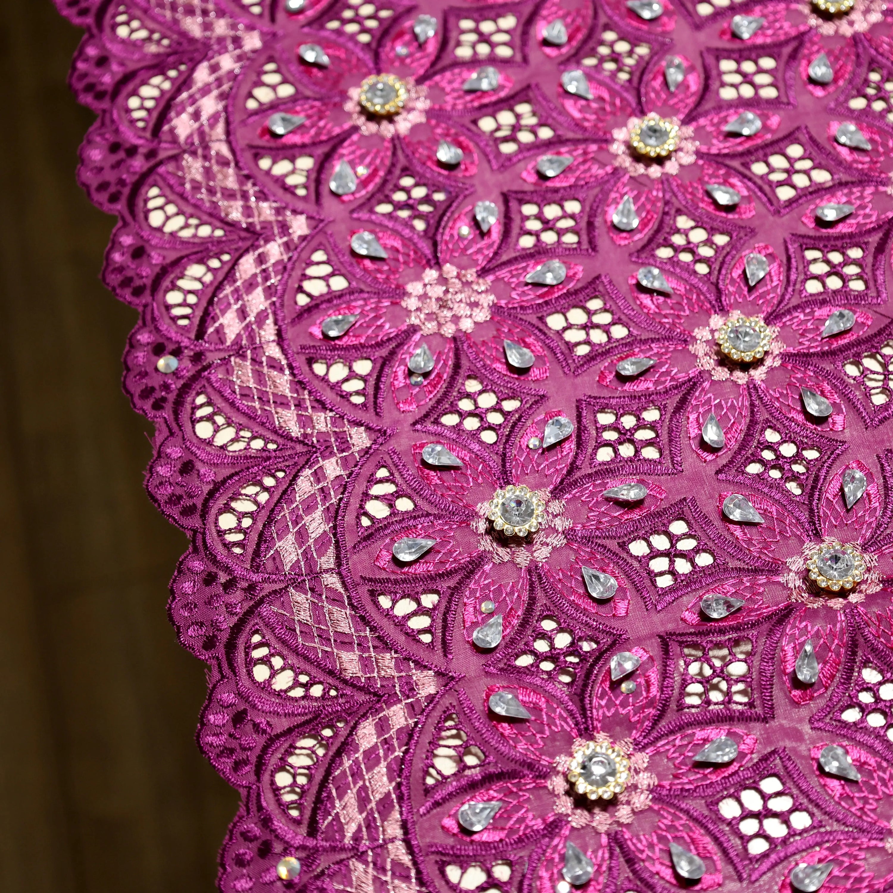 Shiny Cotton Voile Flower Purple Swiss Lace Fabric With Crystal Blazelace